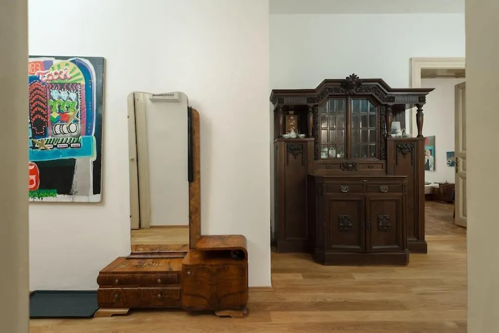 Artisan & Old-Timey 2 Bedrooms Home Πράγα 0*,  Τσεχία