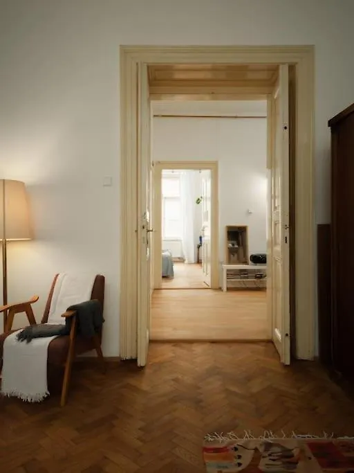 Artisan & Old-Timey 2 Bedrooms Home Πράγα Διαμέρισμα