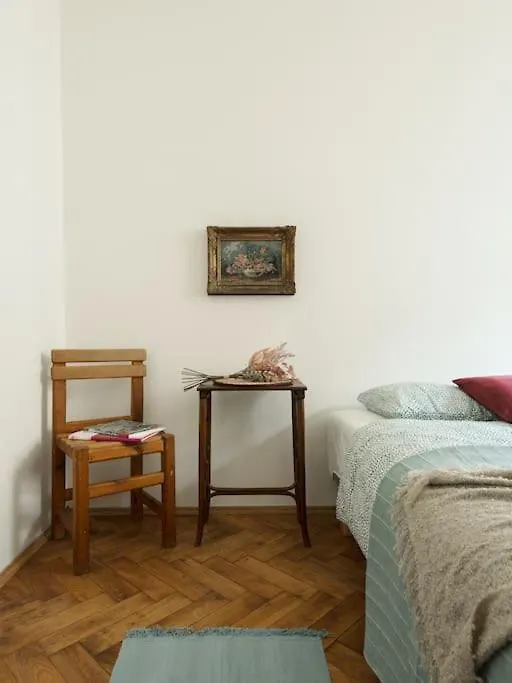 Artisan & Old-Timey 2 Bedrooms Home Πράγα Τσεχία