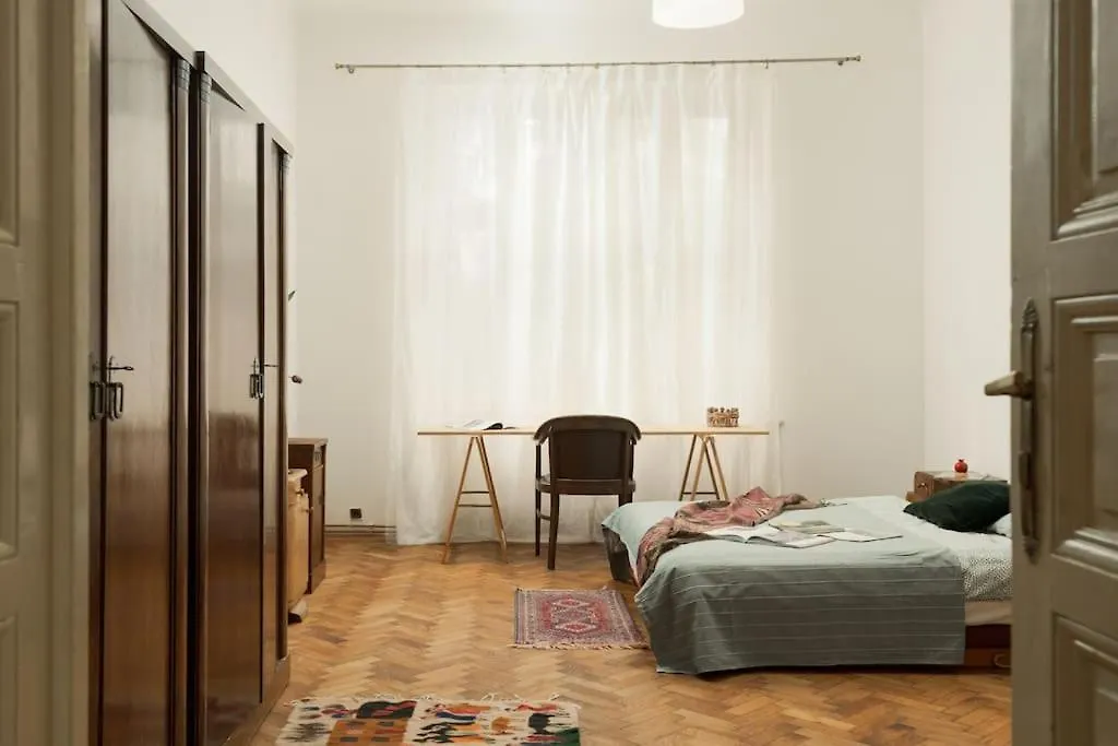 Artisan & Old-Timey 2 Bedrooms Home Πράγα Τσεχία